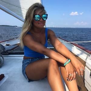 Meet your Posher, Deanna